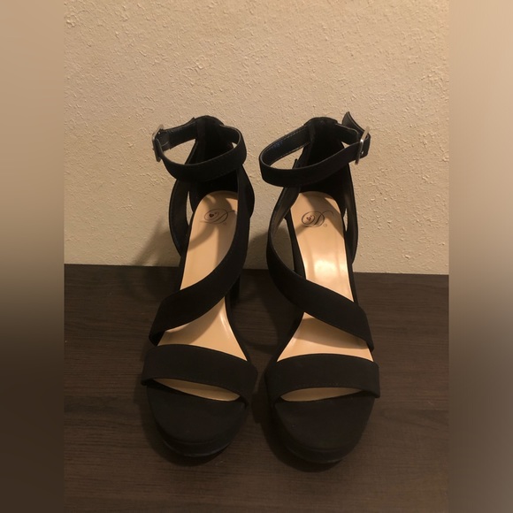 Delicious Shoes - Black Heels